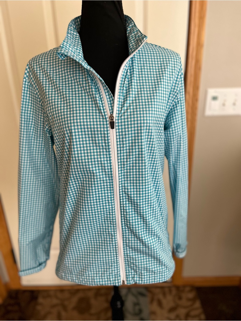 Women’s Abacus turquoise gingham packable windbreaker golf jacket. Medium